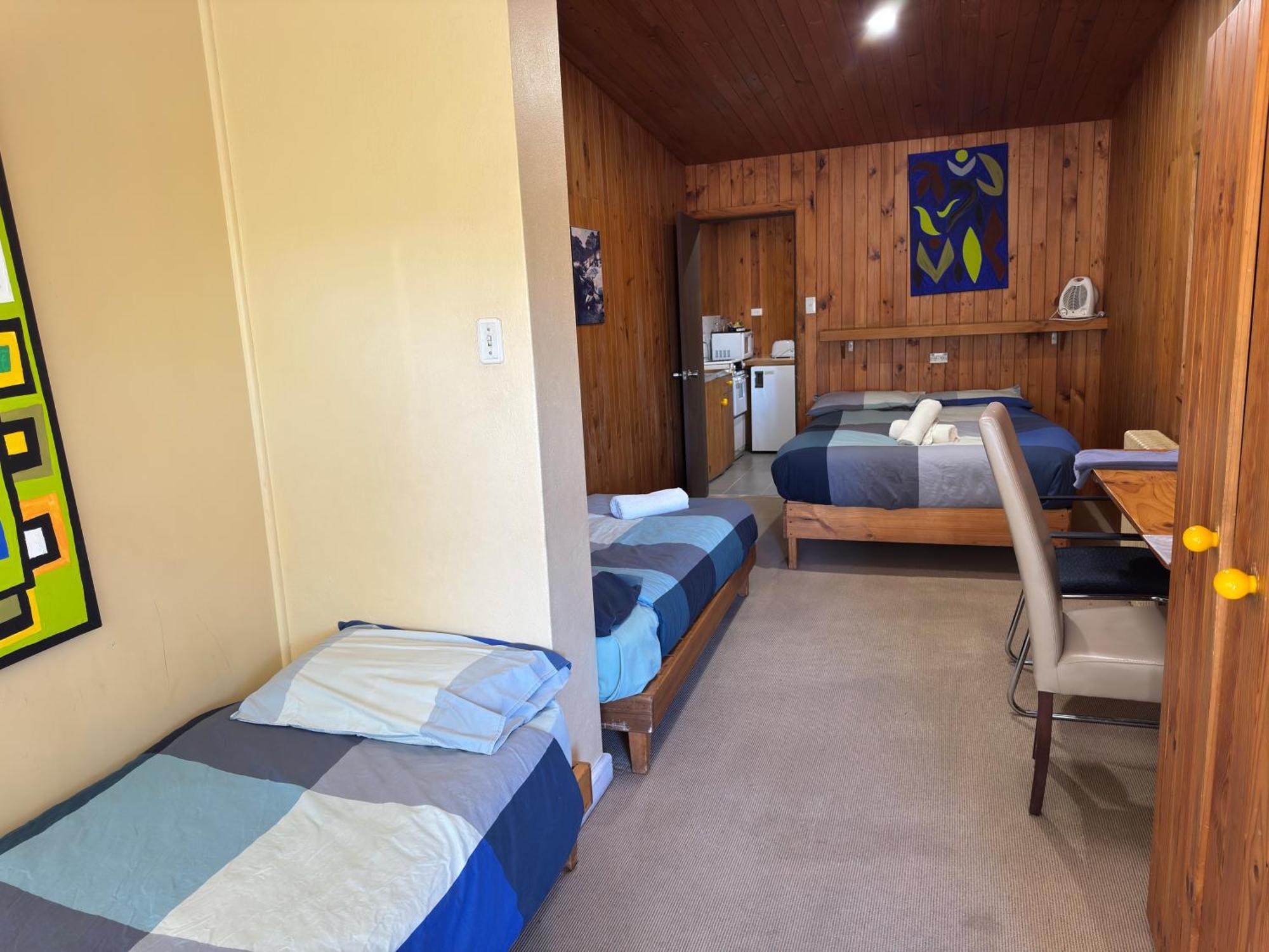 Bunkhouse Motel Cooma Exterior photo